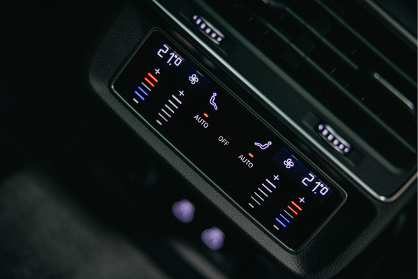 Audi RSQ8 Performance 4.0 TFSI RSQ8 quattro Performance Nieuwe Audi RSQ8 performance Urban Akarapovic Vossen 24 inch Full options Carbon, Nardo