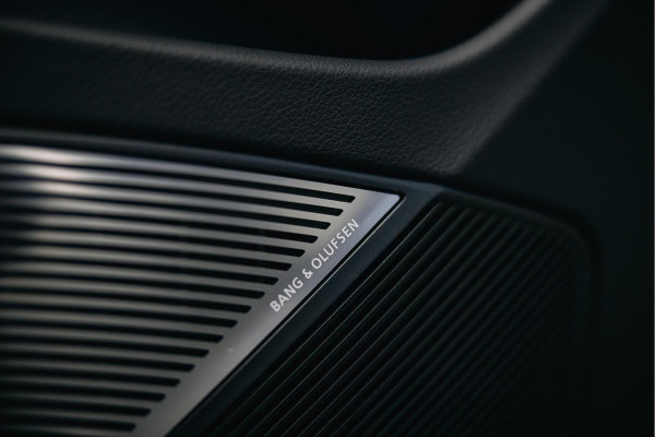 Audi RSQ8 Performance 4.0 TFSI RSQ8 quattro Performance Nieuwe Audi RSQ8 performance Urban Akarapovic Vossen 24 inch Full options Carbon, Nardo