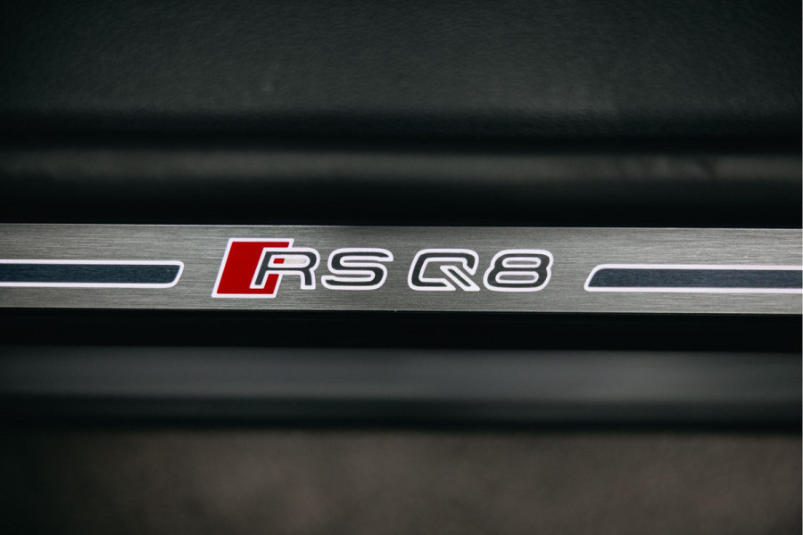 Audi RSQ8 Performance 4.0 TFSI RSQ8 quattro Performance Nieuwe Audi RSQ8 performance Urban Akarapovic Vossen 24 inch Full options Carbon, Nardo