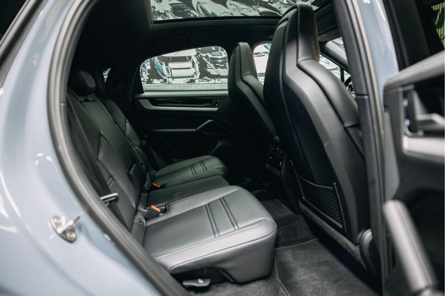 Porsche Cayenne Coupé 3.0 E-Hybrid | Sport Chrono | Trekhaak | Sportuitlaat | 360 camera |