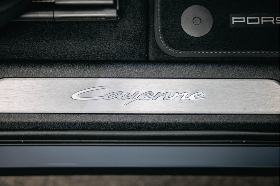 Porsche Cayenne Coupé 3.0 E-Hybrid | Sport Chrono | Trekhaak | Sportuitlaat | 360 camera |