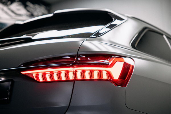 Audi RS6 Avant RS 6 TFSI quattro | Beton grijs matte | 23 inch Vossen HF7 | Keramisch | Pano |