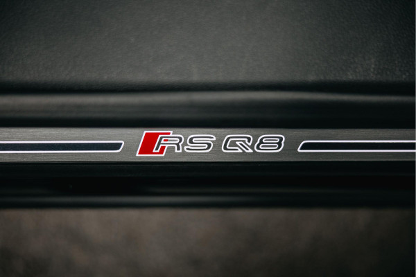 Audi RSQ8 4.0 TFSI quattro | B/ 3D | Carbon interieur en exterieur | Vossen | Rode Stiksels | Trekhaak |