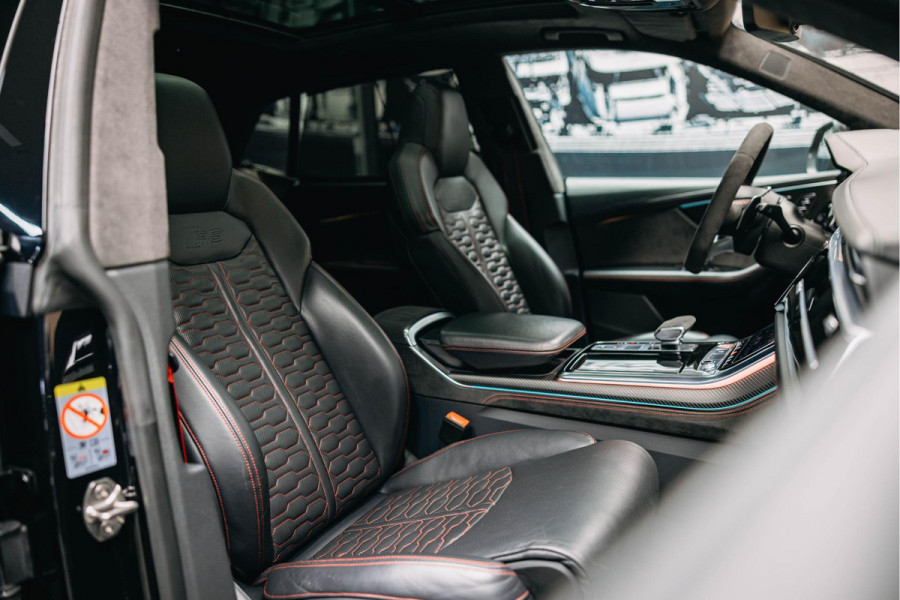 Audi RSQ8 4.0 TFSI quattro | B/ 3D | Carbon interieur en exterieur | Vossen | Rode Stiksels | Trekhaak |