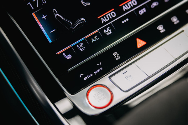 Audi RSQ8 4.0 TFSI quattro | B/ 3D | Carbon interieur en exterieur | Vossen | Rode Stiksels | Trekhaak |