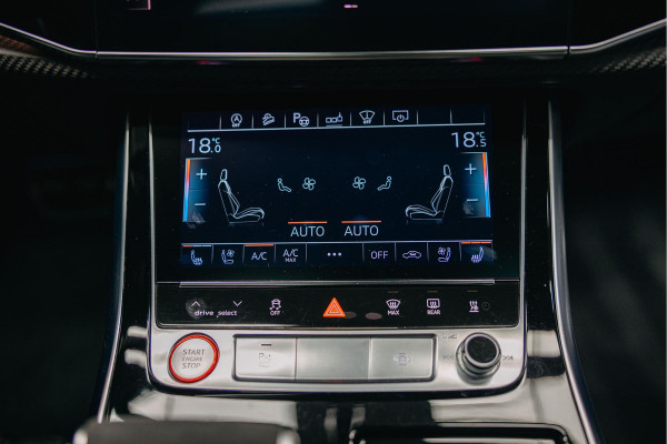 Audi RSQ8 4.0 TFSI quattro | B/ 3D | Carbon interieur en exterieur | Vossen | Rode Stiksels | Trekhaak |