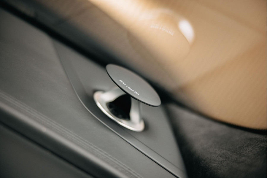 Audi RSQ8 4.0 TFSI quattro | B/ 3D | Carbon interieur en exterieur | Vossen | Rode Stiksels | Trekhaak |