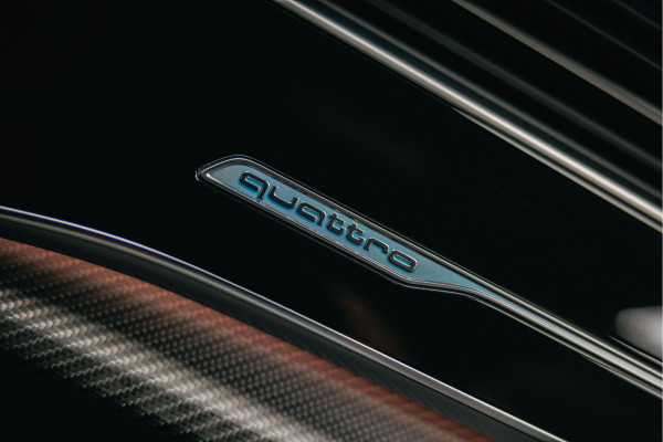 Audi RSQ8 4.0 TFSI quattro | B/ 3D | Carbon interieur en exterieur | Vossen | Rode Stiksels | Trekhaak |