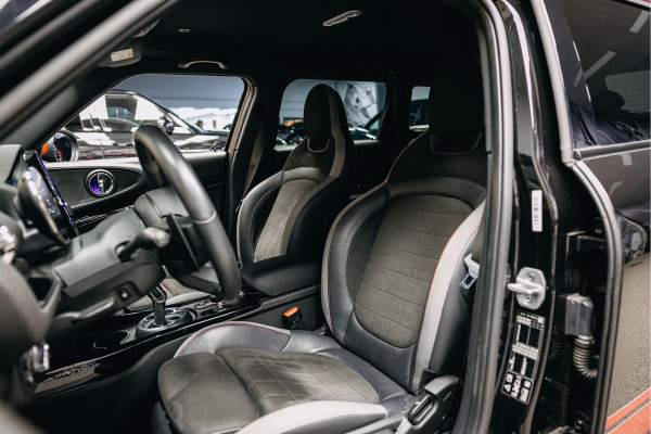 MINI Clubman 2.0 JCW ALL4 John Cooper Works | JCW | Rood dak | Sportstoelen | Stoelverwarming | Head-Up |