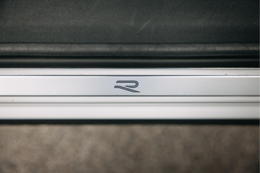 Volkswagen Tiguan 1.5 eTSI R-Line Business | Harman/Kardon | BTW | Pano | Stoelmassage | Trekhaak |