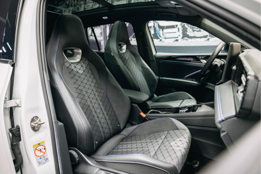 Volkswagen Tiguan 1.5 eTSI R-Line Business | Harman/Kardon | BTW | Pano | Stoelmassage | Trekhaak |