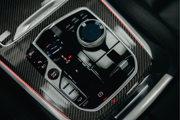 BMW X5 xDrive50e | M uitgevoerd | Trekhaak | Alcantara hemel | Luchtvering | Full PPF in- en exterieur | Skylounge |