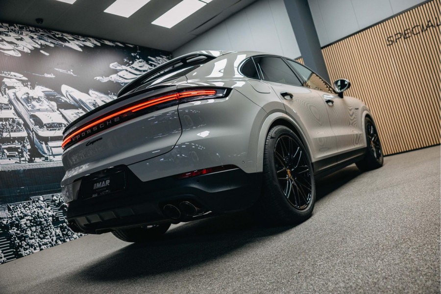 Porsche Cayenne Coupé 3.0 E-Hybrid | Head-up | Bose | Sport Chrono | Stuurverwarming | Stoelverwarming en verkoeling | Trekhaak | Kreide |