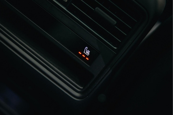 Porsche Cayenne Coupé 3.0 E-Hybrid | Head-up | Bose | Sport Chrono | Stuurverwarming | Stoelverwarming en verkoeling | Trekhaak | Kreide |