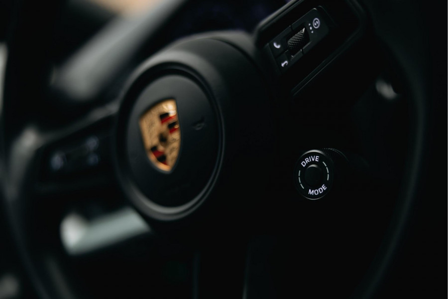 Porsche Cayenne Coupé 3.0 E-Hybrid | Head-up | Bose | Sport Chrono | Stuurverwarming | Stoelverwarming en verkoeling | Trekhaak | Kreide |