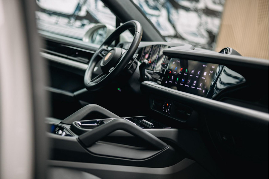 Porsche Cayenne Coupé 3.0 E-Hybrid | Head-up | Bose | Sport Chrono | Stuurverwarming | Stoelverwarming en verkoeling | Trekhaak | Kreide |