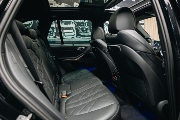 BMW X5 xDrive50e | Volledig M uitgevoerd| Head-up | Verwarmde en verkoelde bekerhouders | Pano |