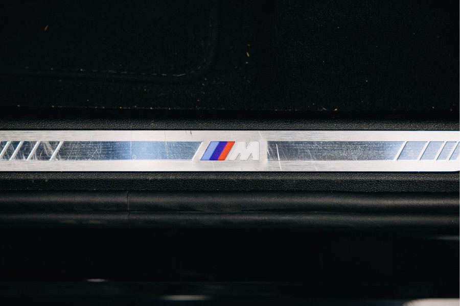 BMW X5 xDrive50e | Volledig M uitgevoerd| Head-up | Verwarmde en verkoelde bekerhouders | Pano |