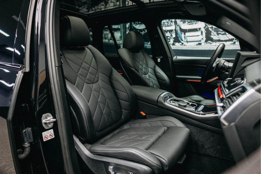 BMW X5 xDrive50e | Volledig M uitgevoerd| Head-up | Verwarmde en verkoelde bekerhouders | Pano |