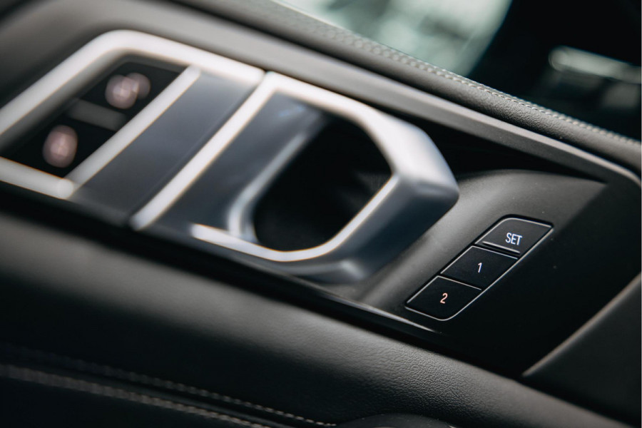 BMW X5 xDrive50e | Volledig M uitgevoerd| Head-up | Verwarmde en verkoelde bekerhouders | Pano |