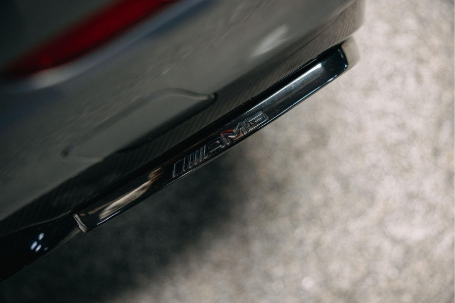 Mercedes-Benz E-Klasse E63s AMG 63 S 4MATIC Premium Plus | Burmester 3D | Carbon interieur en exterieur| Dealer onderhouden | Sportuitlaat | 360 Camera | Head-Up |