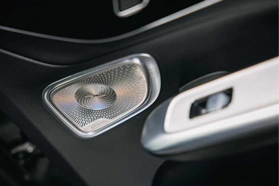 Mercedes-Benz GLC 300e 4MATIC AMG Line | Pano | Stoelverwarming | 360 camera | AMG Look |