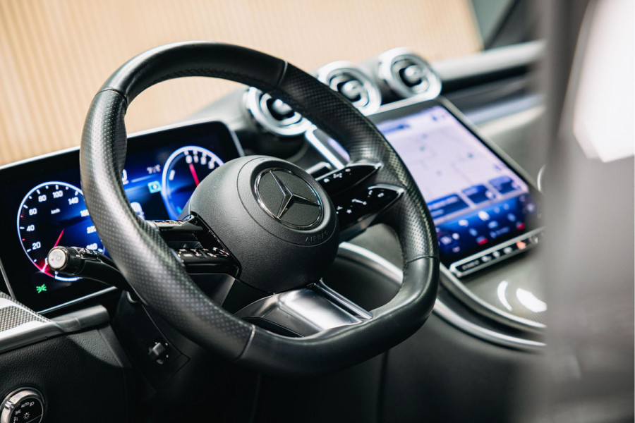 Mercedes-Benz GLC 300e 4MATIC AMG Line | Pano | Stoelverwarming | 360 camera | AMG Look |