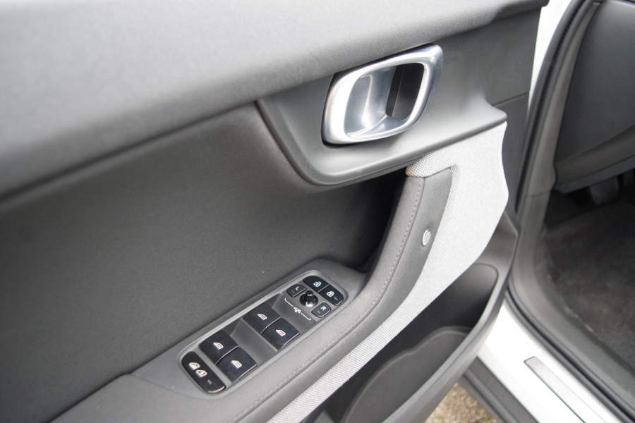 Polestar 2 Long Range Dual Motor 408 PK Launch Edition 78kWh Panoramadak, 89 % SOH Harman/Kardon, Carplay