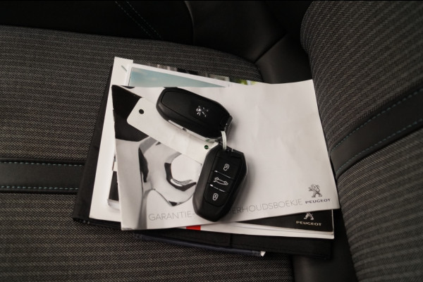 Peugeot 5008 1.2 PureTech 130pk Automaat Allure -7p-NAVI-ECC-PDC-