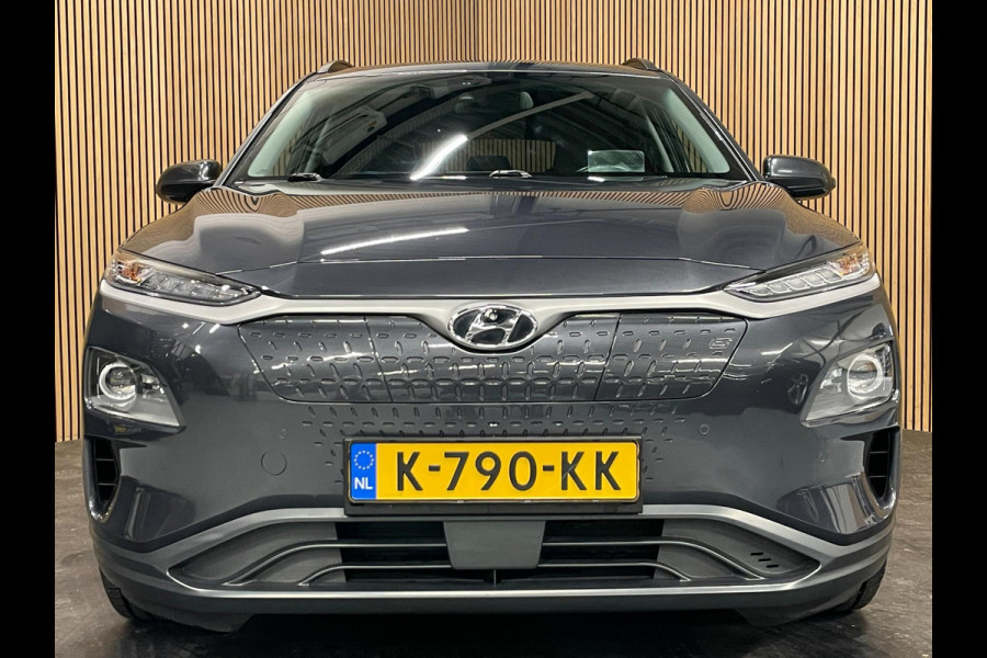 Hyundai Kona EV Premium 64 kWh|GROTE ACCU|100%SOH|FACELIFT|3-FASE|HUD|KRELL|LEDER|ACC|STUURVERW|STOELVERW+VENT.|CAMERA|CARPLAY|NL|