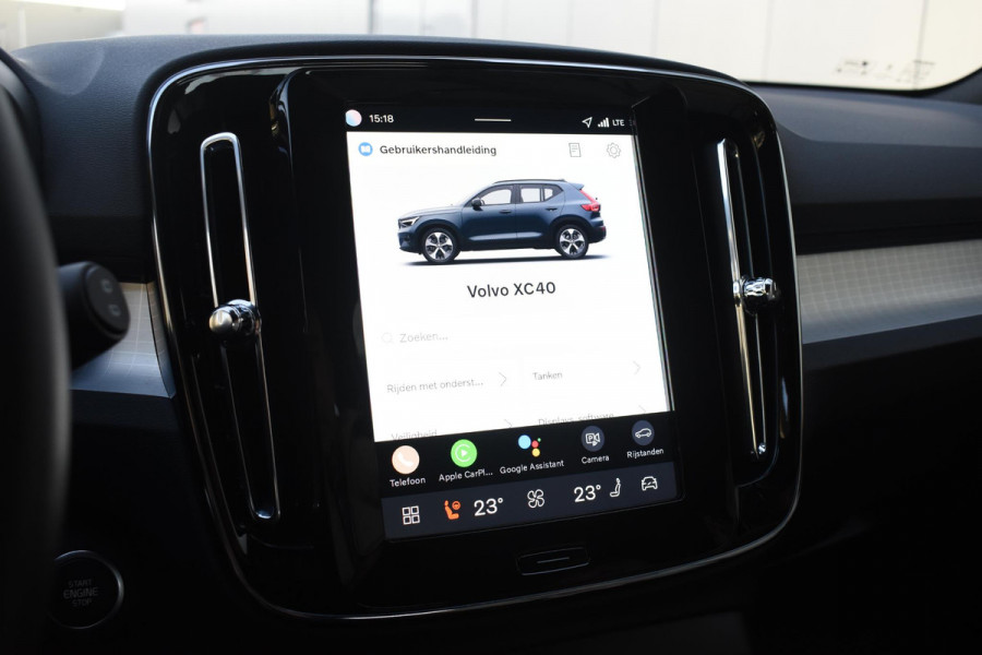 Volvo XC40 B4 211PK Automaat Plus Dark / Navigatie / Adaptive Cruise / Harman Kardon / Stuur- & Stoelverwarming / Elektrische achterklep / Achteruitrijcamera / Trekhaak / Elektrische stoelverst. met geheugen