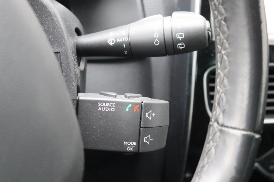 Renault Clio 1.2 TCe 120PK Automaat Intens Navigatie/Camera/Cruise-control/Carplay