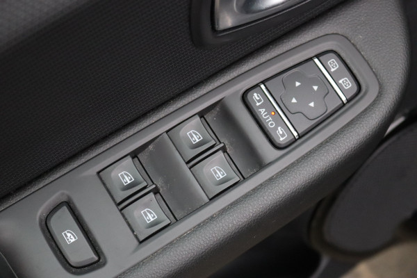 Renault Clio 1.2 TCe 120PK Automaat Intens Navigatie/Camera/Cruise-control/Carplay