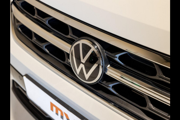 Volkswagen T-Roc 1.5 TSI R-Line Edition / 150pk / Stoel en stuur verwarming / Achteruitrij camera / Keyless /