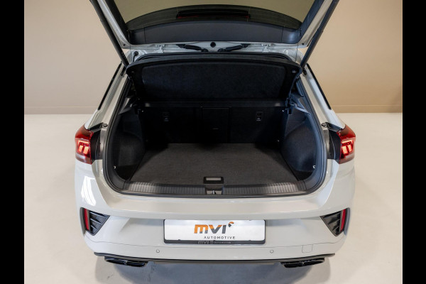 Volkswagen T-Roc 1.5 TSI R-Line Edition / 150pk / Stoel en stuur verwarming / Achteruitrij camera / Keyless /