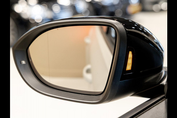 Volkswagen T-Roc 1.5 TSI R-Line Edition / 150pk / Stoel en stuur verwarming / Achteruitrij camera / Keyless /