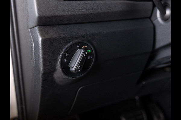 Volkswagen T-Roc 1.5 TSI R-Line Edition / 150pk / Stoel en stuur verwarming / Achteruitrij camera / Keyless /