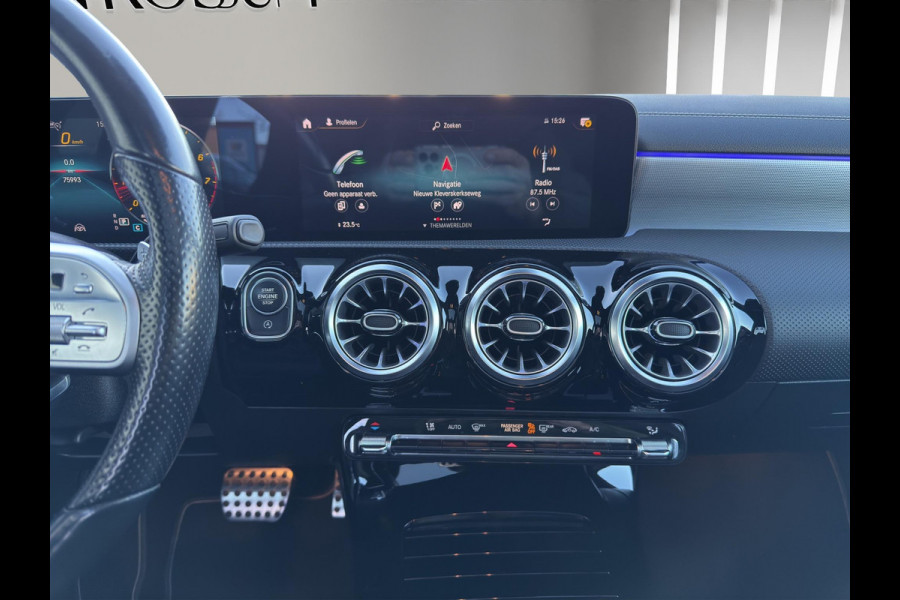 Mercedes-Benz A-Klasse 180 Business Solution AMG | 360 Camera | Head-up | Panoramadak | Navi | Sfeerverl | 19"| Trekh.Wegklap |