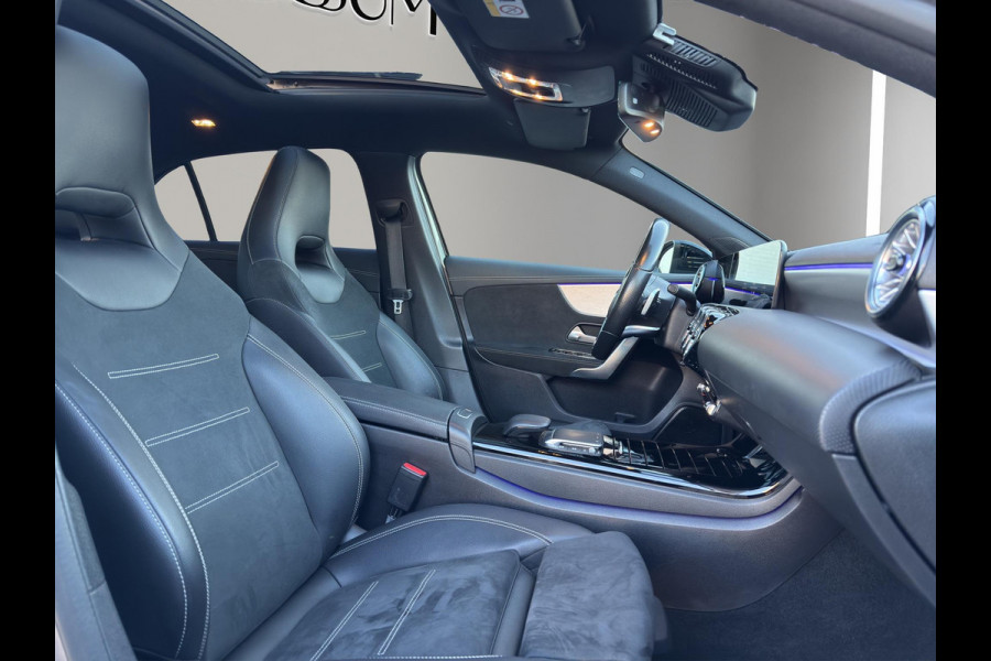 Mercedes-Benz A-Klasse 180 Business Solution AMG | 360 Camera | Head-up | Panoramadak | Navi | Sfeerverl | 19"| Trekh.Wegklap |