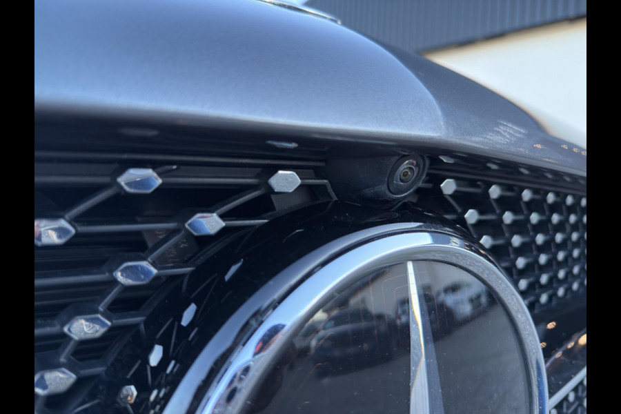 Mercedes-Benz A-Klasse 180 Business Solution AMG | 360 Camera | Head-up | Panoramadak | Navi | Sfeerverl | 19"| Trekh.Wegklap |