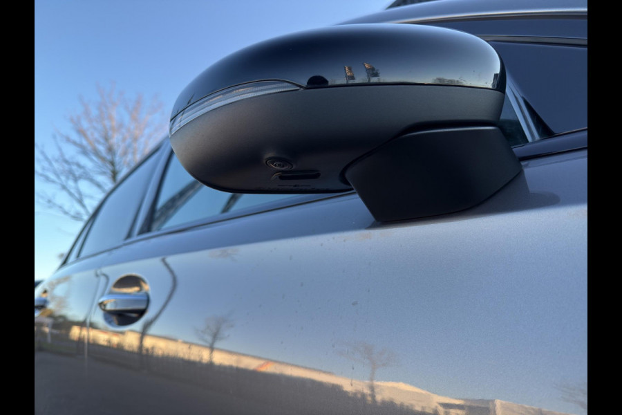 Mercedes-Benz A-Klasse 180 Business Solution AMG | 360 Camera | Head-up | Panoramadak | Navi | Sfeerverl | 19"| Trekh.Wegklap |