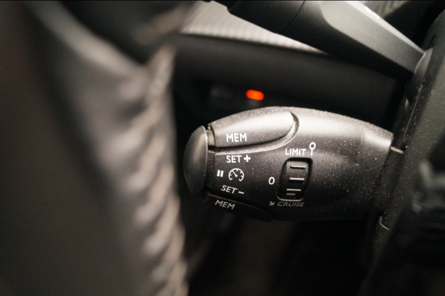 Peugeot e-208 EV Active Pack 50kWh 136pk Automaat -NAVI-ECC-PDC-