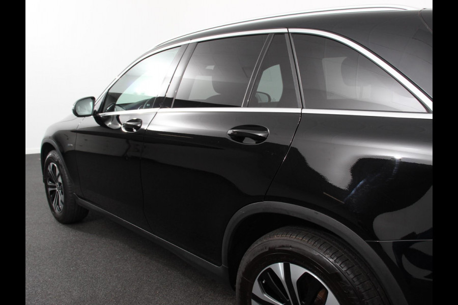 Mercedes-Benz GLC 300e 4MATIC PHEV Exclusive Navigatie Climate Control Leder(look) Camera Trekhaak Adaptive Cruise Control Dab