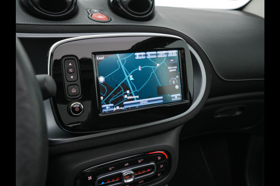 Smart Fortwo cabrio EQ BRABUS Style 18 kWh [ 3-Fase ] *LEATHER | HEATED-SPORTSEATS | NAVI-FULLMAP | CAMERA | DAB+ | AIRCO | PDC | CRUISE | 16''ALU*