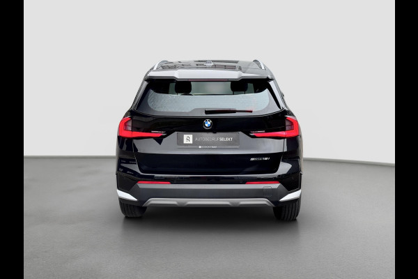 BMW X1 SDrive18i LED - NIEUW MODEL - GROOT SCHERM - CARPLAY - STOELVERWARMING - KEYLESS