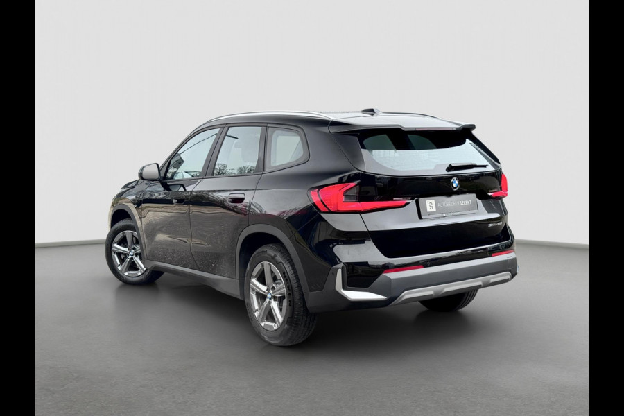 BMW X1 SDrive18i LED - NIEUW MODEL - GROOT SCHERM - CARPLAY - STOELVERWARMING - KEYLESS