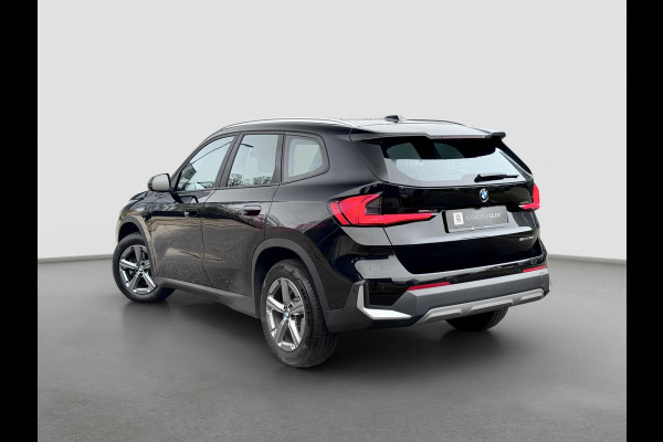 BMW X1 SDrive18i LED - NIEUW MODEL - GROOT SCHERM - CARPLAY - STOELVERWARMING - KEYLESS
