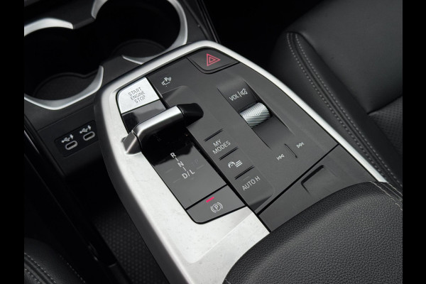 BMW X1 SDrive18i LED - NIEUW MODEL - GROOT SCHERM - CARPLAY - STOELVERWARMING - KEYLESS