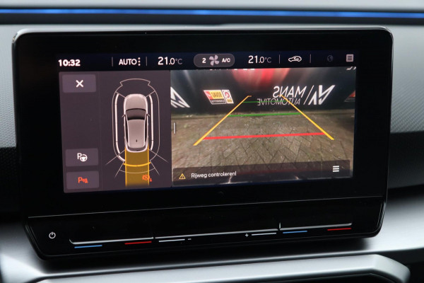 Seat Leon 1.5 eTSI FR / PANODAK / KEYLESS / LED / CAMERA / CARPLAY