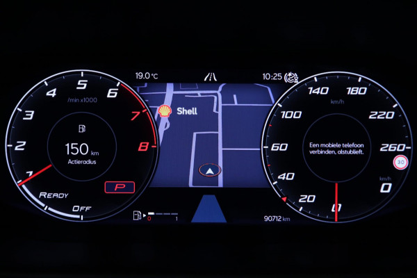 Seat Leon 1.5 eTSI FR / PANODAK / KEYLESS / LED / CAMERA / CARPLAY